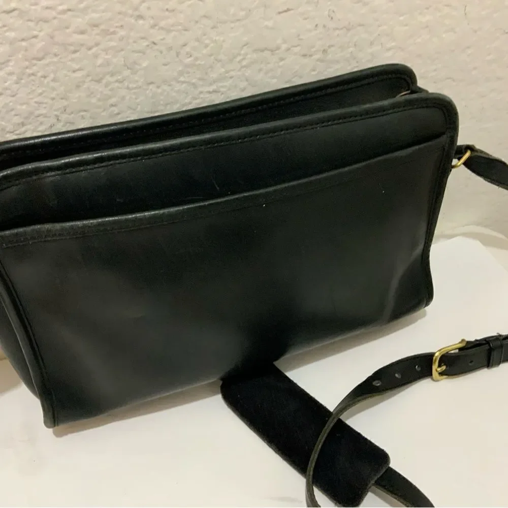 COACH Black Leather Shoulder Crossbody Strap Purse 1980s